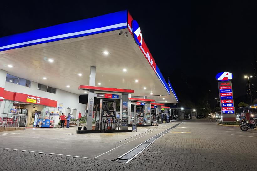 Estação WePlug instalada em posto de combustível